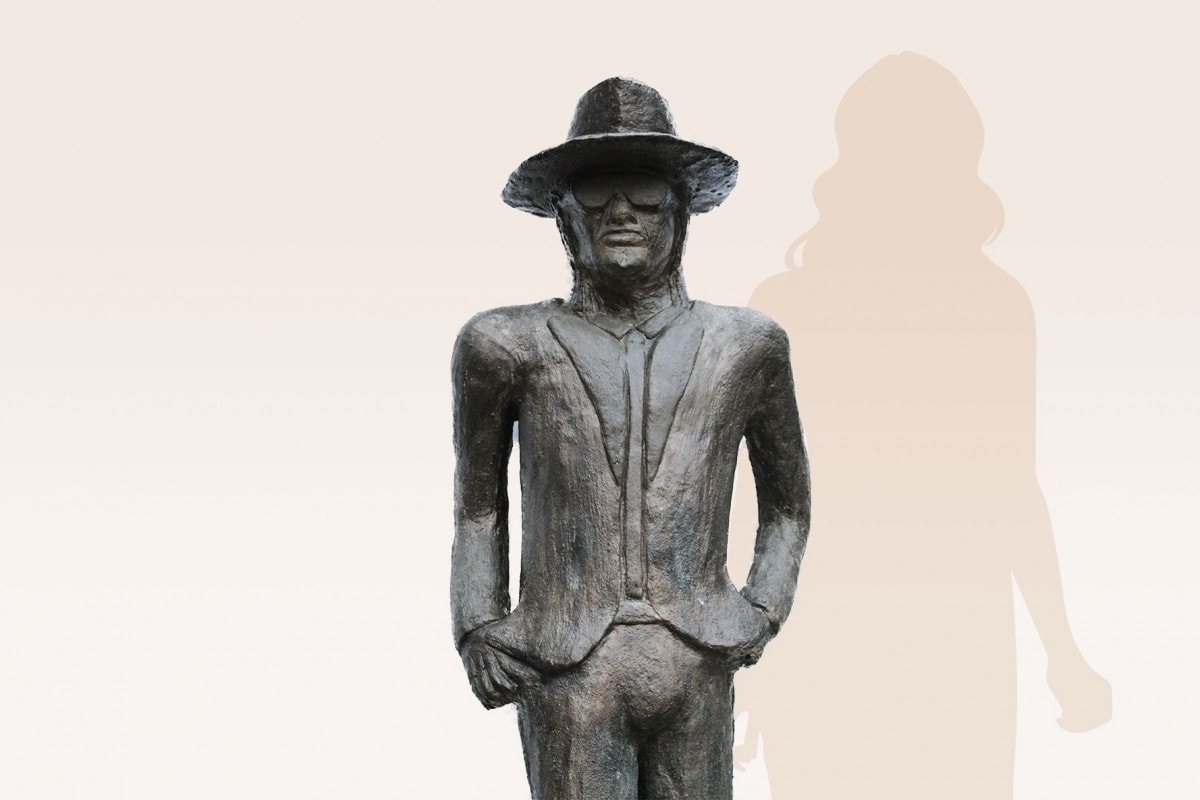 Skulptur Panik - Holz- & Betonkunst Delicate figure with the chainsaw carved the material for.